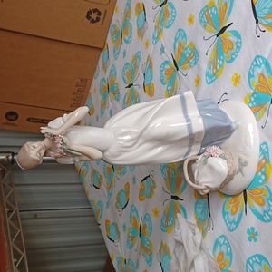 Lladro Cecelia porcelain figurine